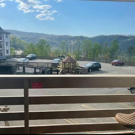 Relaxing Mountain Condo In Gatlinburg With City View ! ภายนอก รูปภาพ