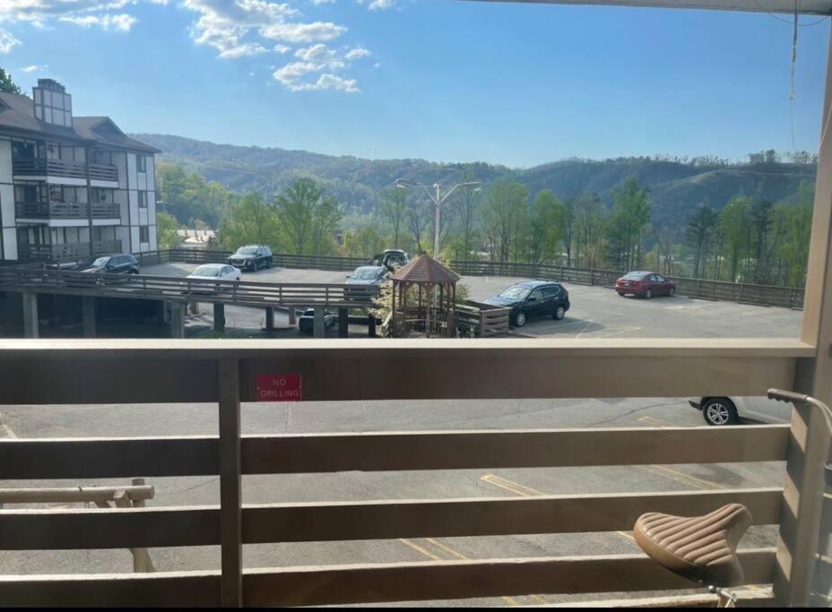 Relaxing Mountain Condo In Gatlinburg With City View ! ภายนอก รูปภาพ
