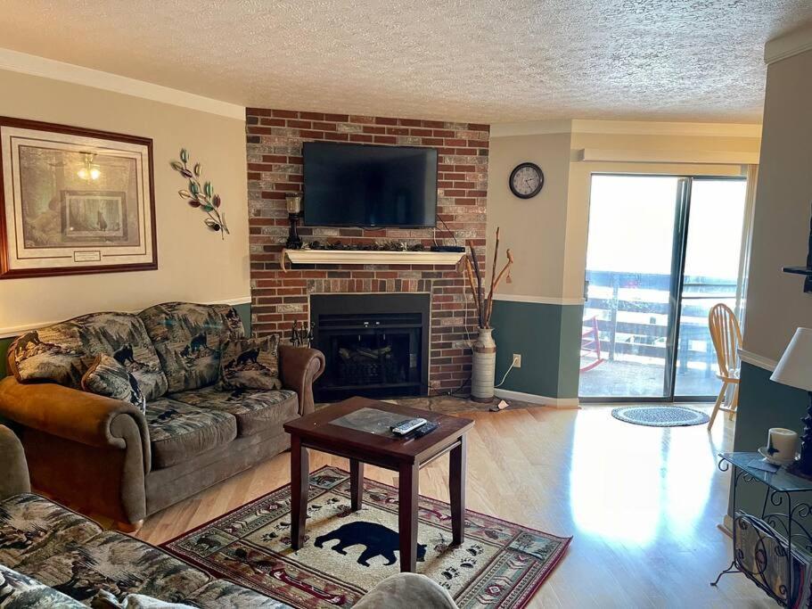 Relaxing Mountain Condo In Gatlinburg With City View ! ภายนอก รูปภาพ