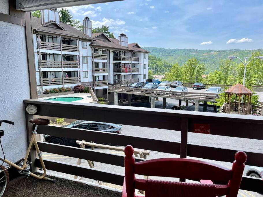 Relaxing Mountain Condo In Gatlinburg With City View ! ภายนอก รูปภาพ